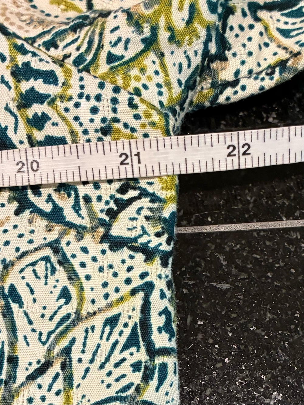 Roan+Ryan Blouse Split V Neck 3/4 Button Cuff Sleeve Green Multi Floral SZ. Med - Picture 9 of 13